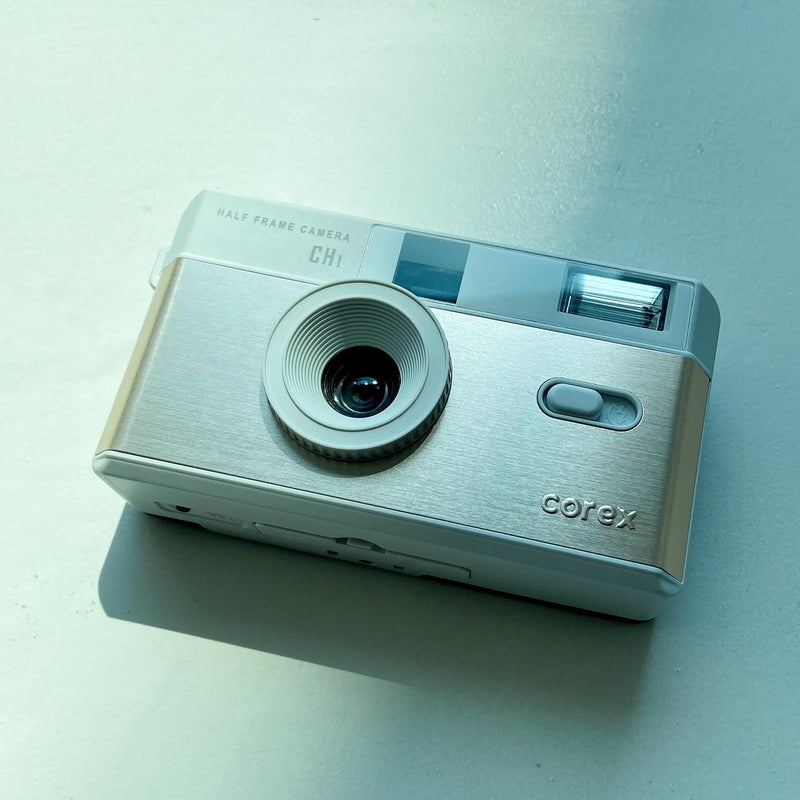 COREX Half Frame Reusable 35mm Camera CH1, Built in Flash and Compatible with 35mm Color Negative or B&W Film (Film and Battery NOT Included) Limited Edition Free Blue and Yellow Filters - Image 5